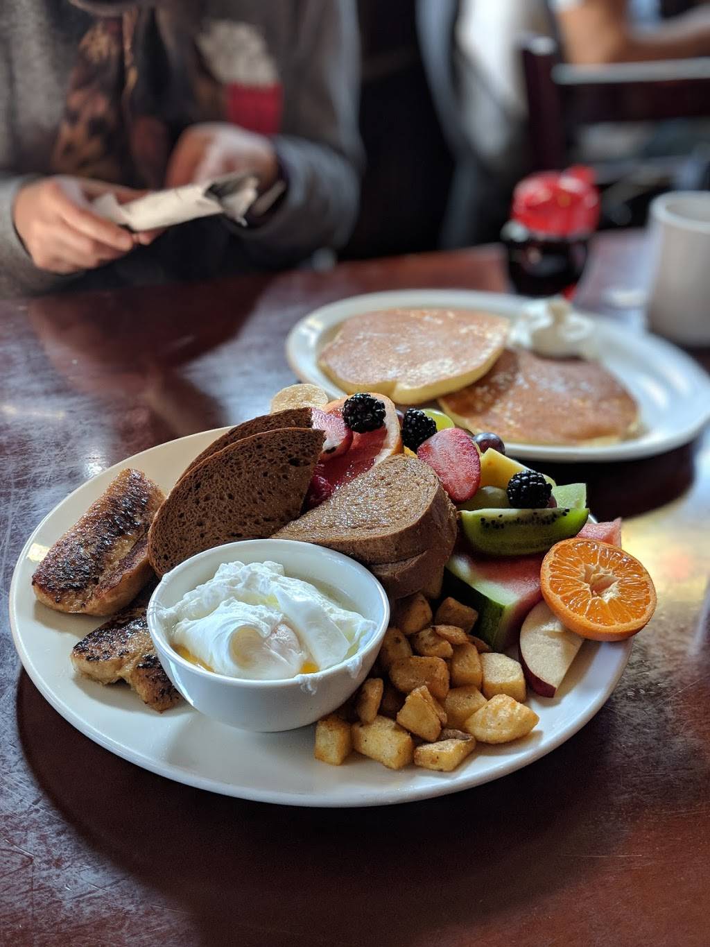 Mains Mansion | restaurant | 144 Main St N, Markham, ON L3P 5T3, Canada | 9054721114 OR +1 905-472-1114