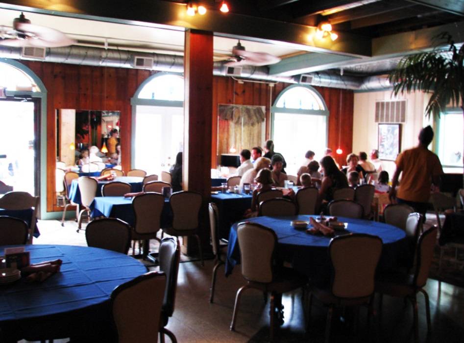 The Waterfront | restaurant | 5713 Beech Ave, Coloma, MI 49038, USA | 2694687777 OR +1 269-468-7777