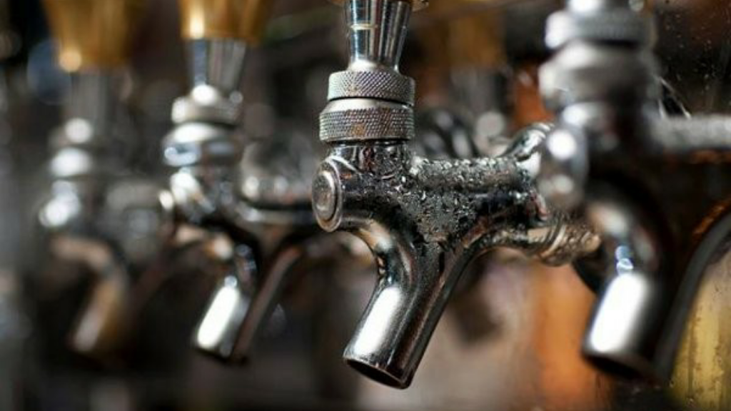 Riviera Cafe Brewhouse | restaurant | 288 Broad St, Bridgewater, MA 02324, USA | 5086979892 OR +1 508-697-9892