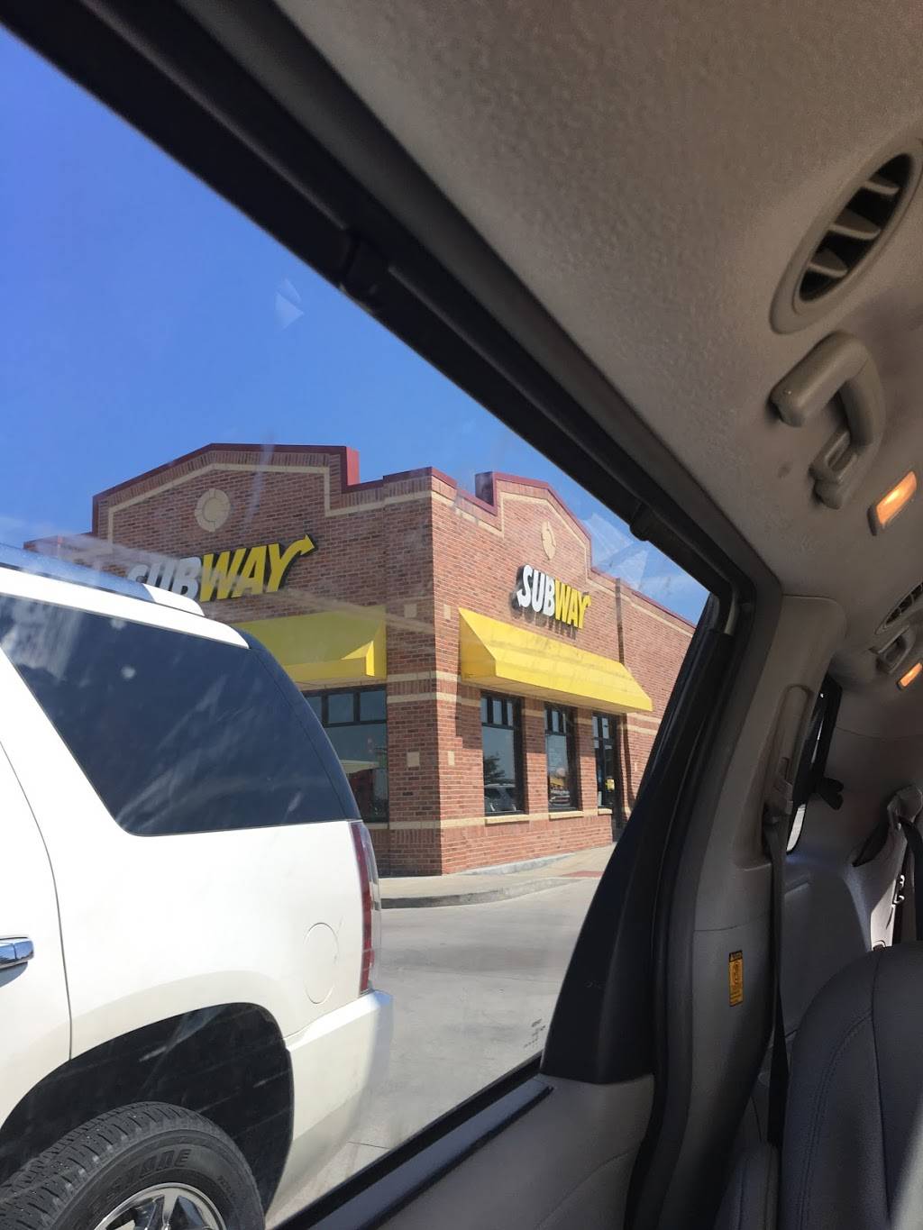 Subway | meal takeaway | 3704 N Maize Rd, Wichita, KS 67205, USA | 3167217777 OR +1 316-721-7777