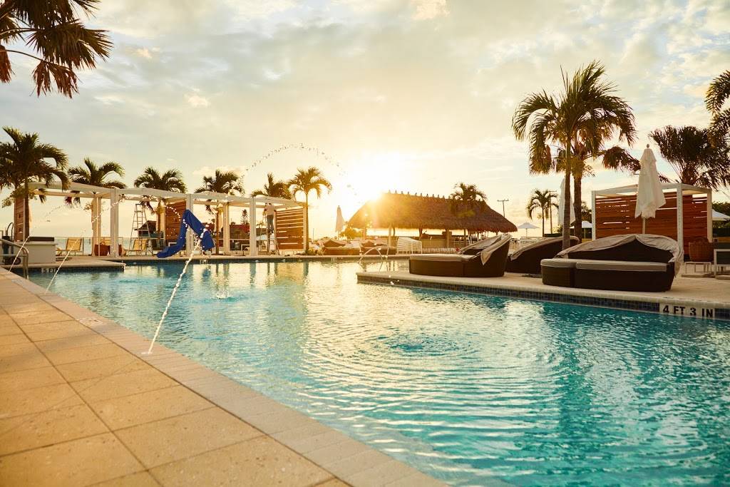 WTR Pool and Grill | restaurant | 7700 W Courtney Campbell Causeway, Tampa, FL 33607, USA | 8132810566 OR +1 813-281-0566