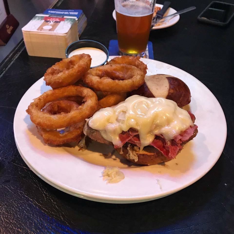 Sawmill Tap Room | restaurant | 7701 Lead Mine Rd, Raleigh, NC 27615, USA | 9198457889 OR +1 919-845-7889