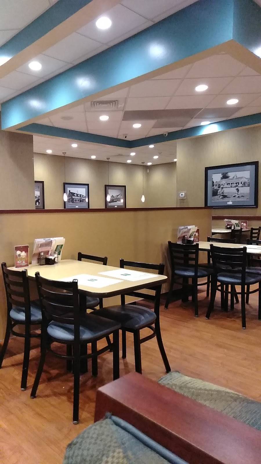 Newport Creamery | restaurant | 701 Fall River Ave, Seekonk, MA 02771, USA | 5083364519 OR +1 508-336-4519