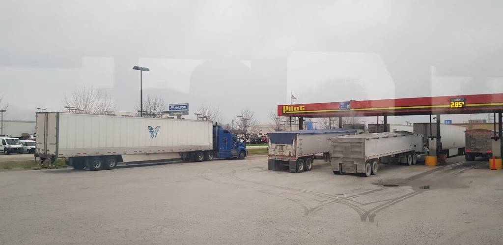 Pilot Travel Center | restaurant | 4030 E Boyd Rd, Decatur, IL 62521, USA | 2178760208 OR +1 217-876-0208