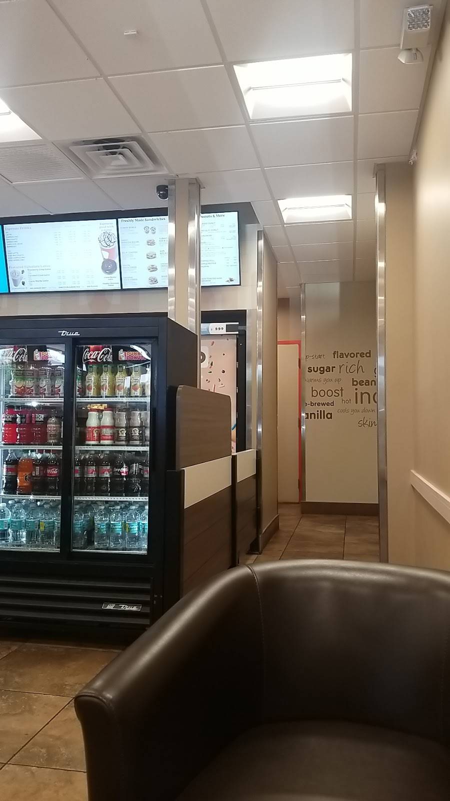 Dunkin | bakery | 695 N Atlantic Ave, Cocoa Beach, FL 32931, USA | 3216130044 OR +1 321-613-0044