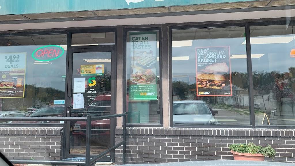 TCBY - Council Bluffs Subway | restaurant | 208 E Broadway, Council Bluffs, IA 51503, USA | 7123224114 OR +1 712-322-4114