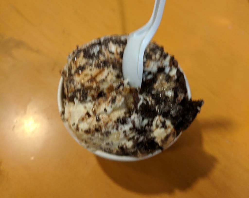 Cold Stone Creamery | bakery | 134 N Marion St, Oak Park, IL 60301, USA | 7083833400 OR +1 708-383-3400