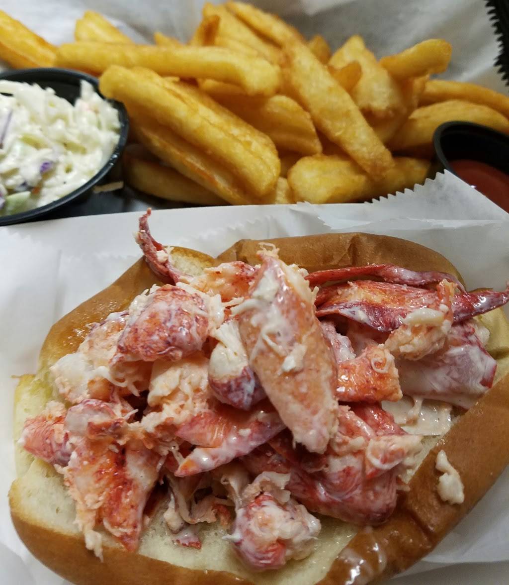 Lolas Seafood Eatery | restaurant | 181 US-1, Tequesta, FL 33469, USA | 5614065000 OR +1 561-406-5000