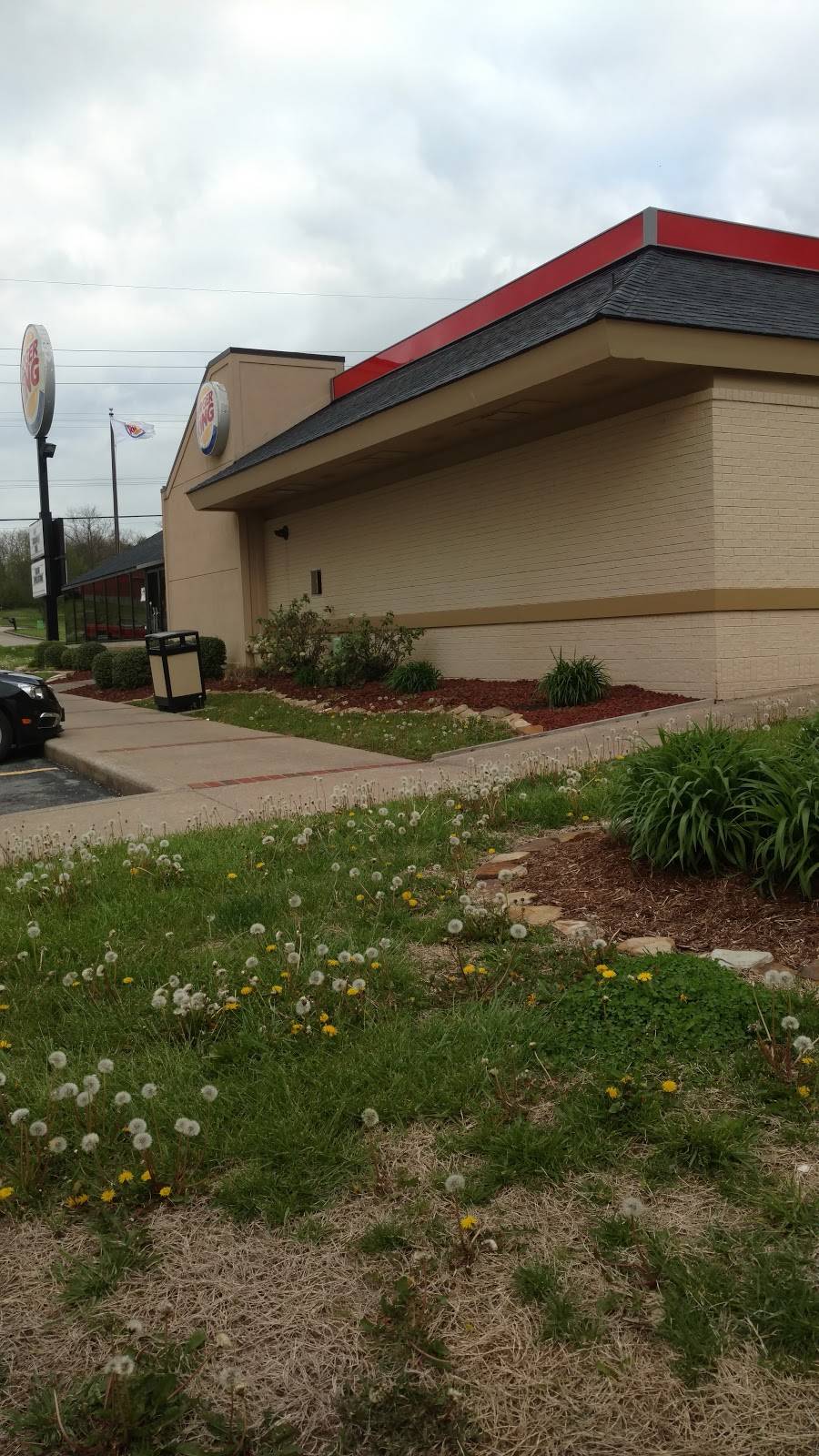 Burger King | restaurant | 2235 Highway 61 East, Jackson, MO 63755, USA | 5732432121 OR +1 573-243-2121