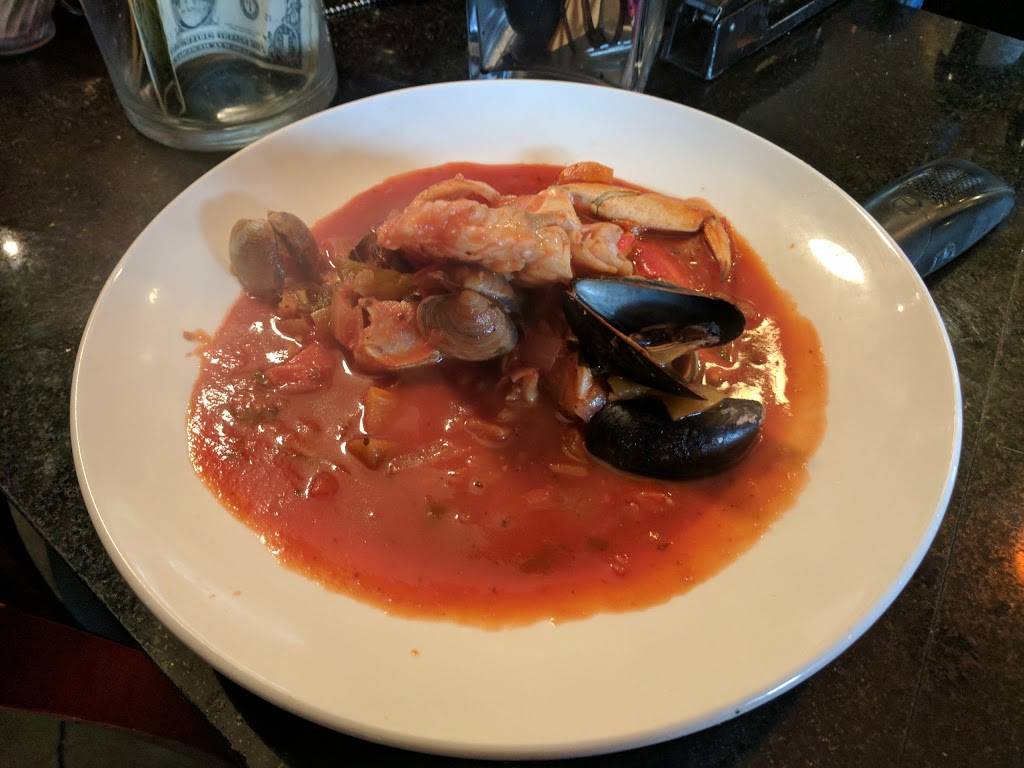 Fins Market & Grill | restaurant | 8680 Sierra College Blvd #195, Roseville, CA 95661, USA | 9167835200 OR +1 916-783-5200