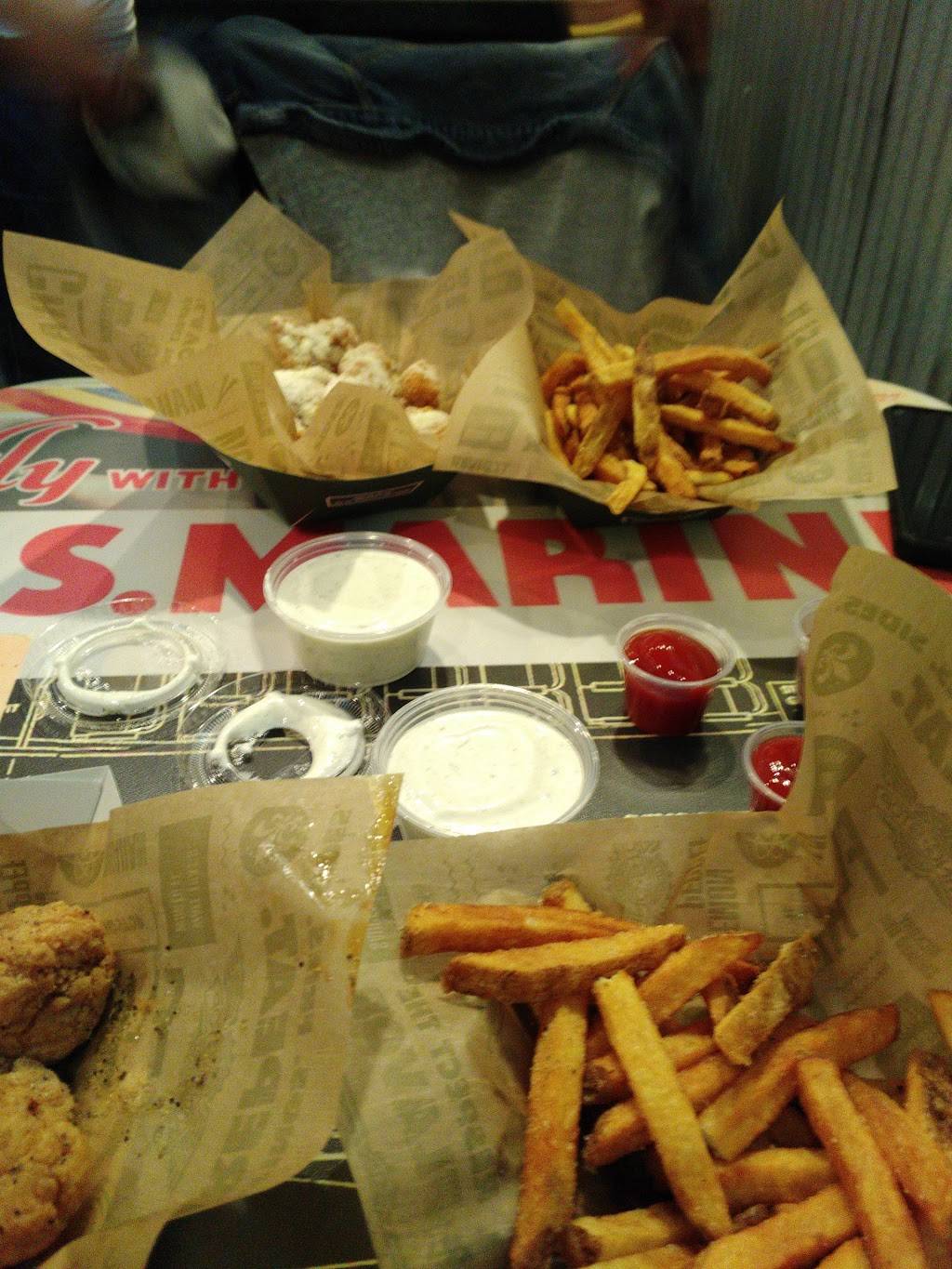 Wingstop | meal takeaway | 5446 Westpointe Plaza Drive, Columbus, OH 43228, USA | 6148769464 OR +1 614-876-9464