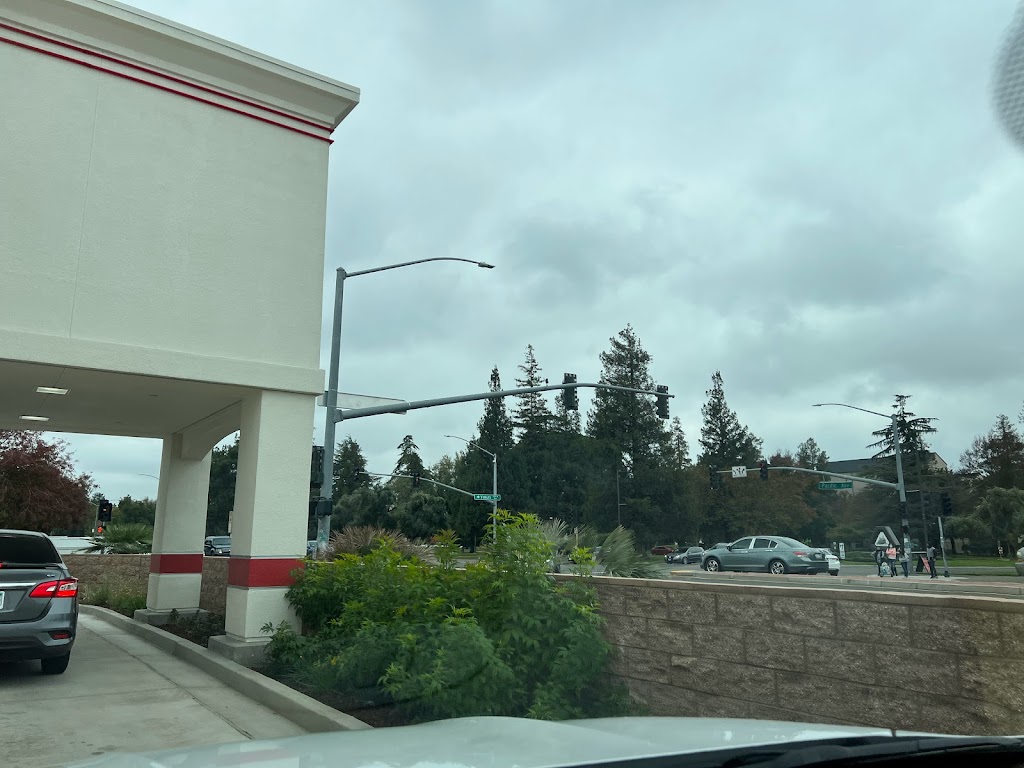 In-N-Out Burger | restaurant | 5202 Pacific Ave, Stockton, CA 95207, USA | 8007861000 OR +1 800-786-1000