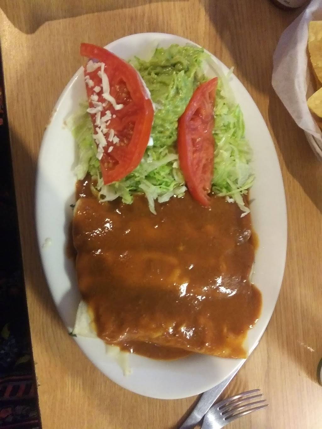 Los Tres Amigos | restaurant | 1822 Vaughn Rd, Wood River, IL 62095, USA | 6182599730 OR +1 618-259-9730