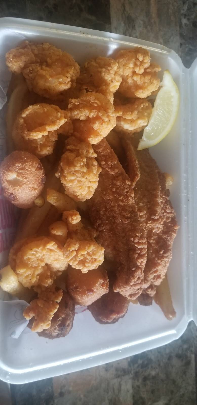 Off The Hook | restaurant | 437 N Airline Hwy, Gonzales, LA 70737, USA | 2253901204 OR +1 225-390-1204