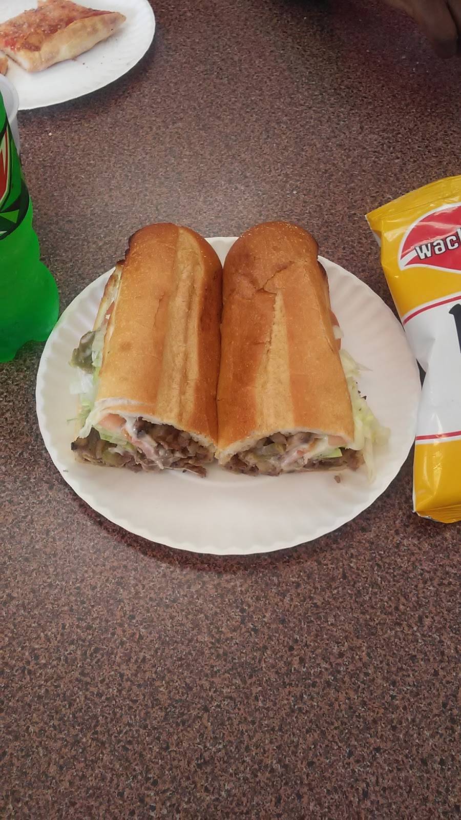 Hubbard Park Pizza | meal delivery | 843 W Main St, Meriden, CT 06451, USA | 2036398941 OR +1 203-639-8941