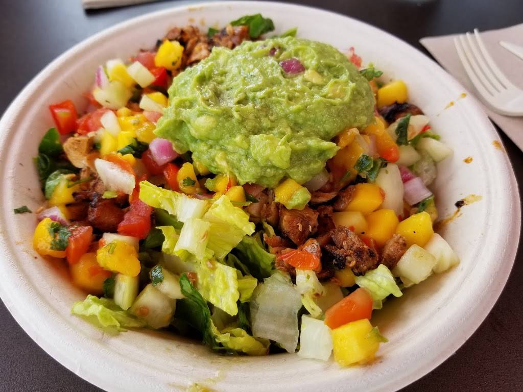 QDOBA Mexican Eats | restaurant | 3250 Golf Rd Suite 100, Delafield, WI 53018, USA | 2626464222 OR +1 262-646-4222