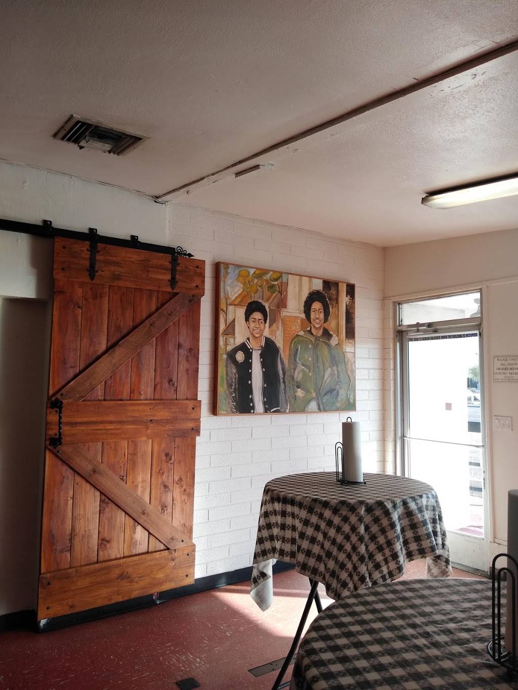 Honey Bears BBQ | restaurant | 5012 E Van Buren St, Phoenix, AZ 85008, USA | 6027023060 OR +1 602-702-3060