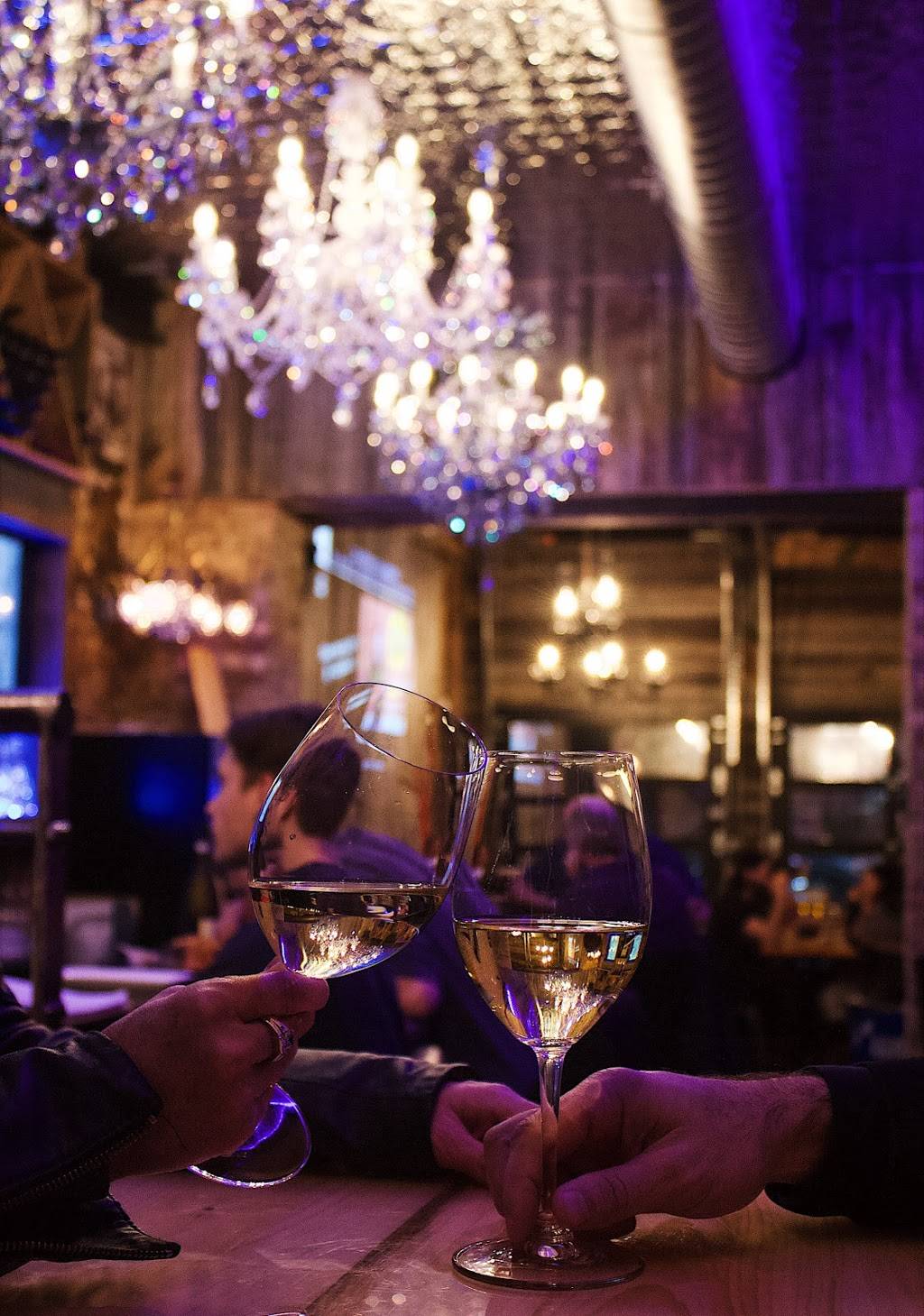 Bistro la Gargouille | restaurant | 556 Boulevard Saint-Joseph, Gatineau, QC J8Y 4A4, Canada | 8195257799 OR +1 819-525-7799