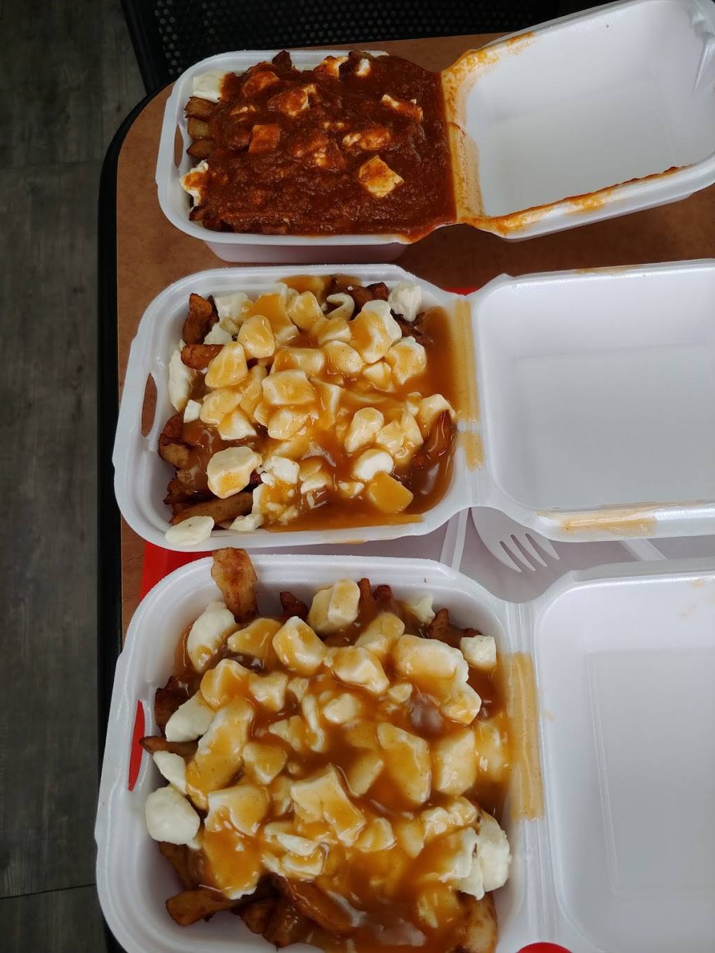 Ti-Will Patates | restaurant | 1151 Rue Philippe-Chartrand, Terrebonne, QC J7M 2B1, Canada | 4509680424 OR +1 450-968-0424