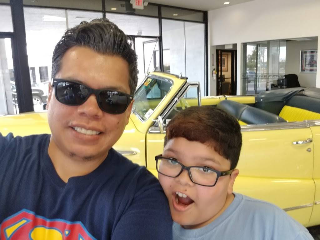 NEWPORT CAFE | restaurant | 2711 E Sahara Ave, Las Vegas, NV 89104, USA | 7027541414 OR +1 702-754-1414