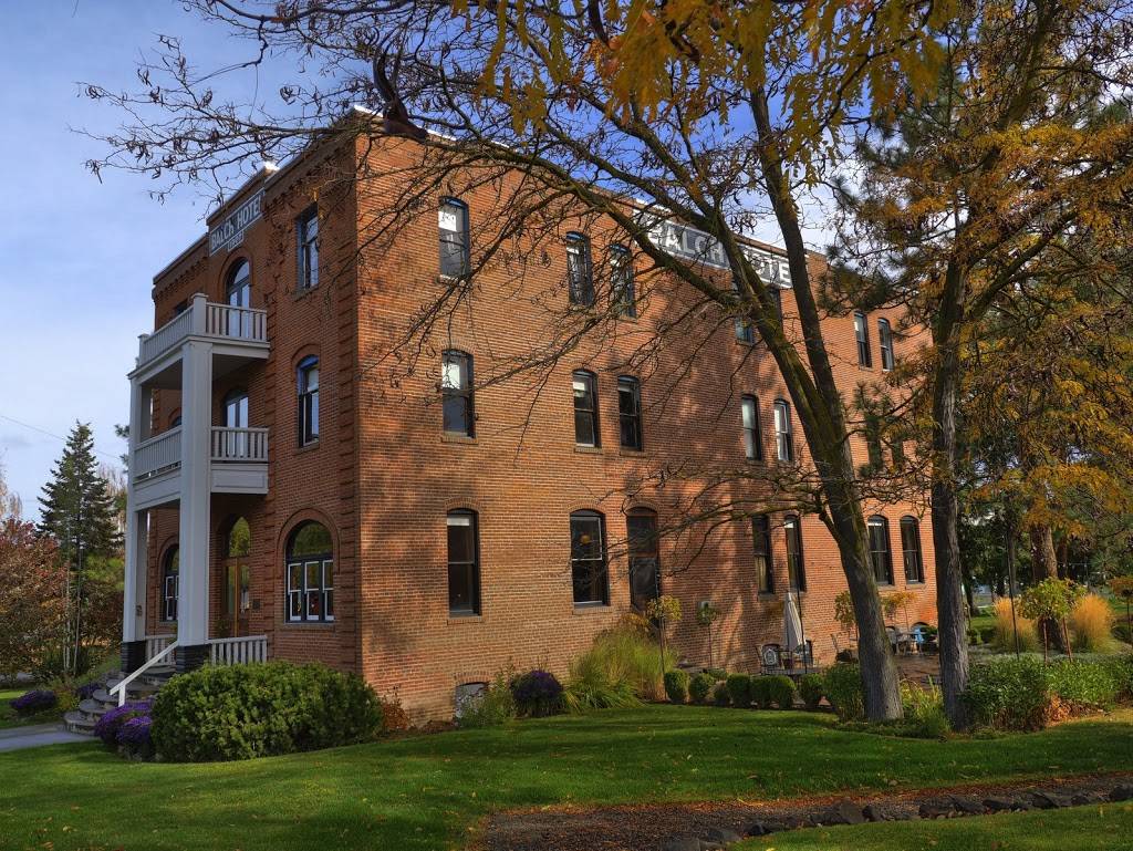 Balch Hotel | restaurant | 40 Heimrich St, Dufur, OR 97021, USA | 5414672277 OR +1 541-467-2277