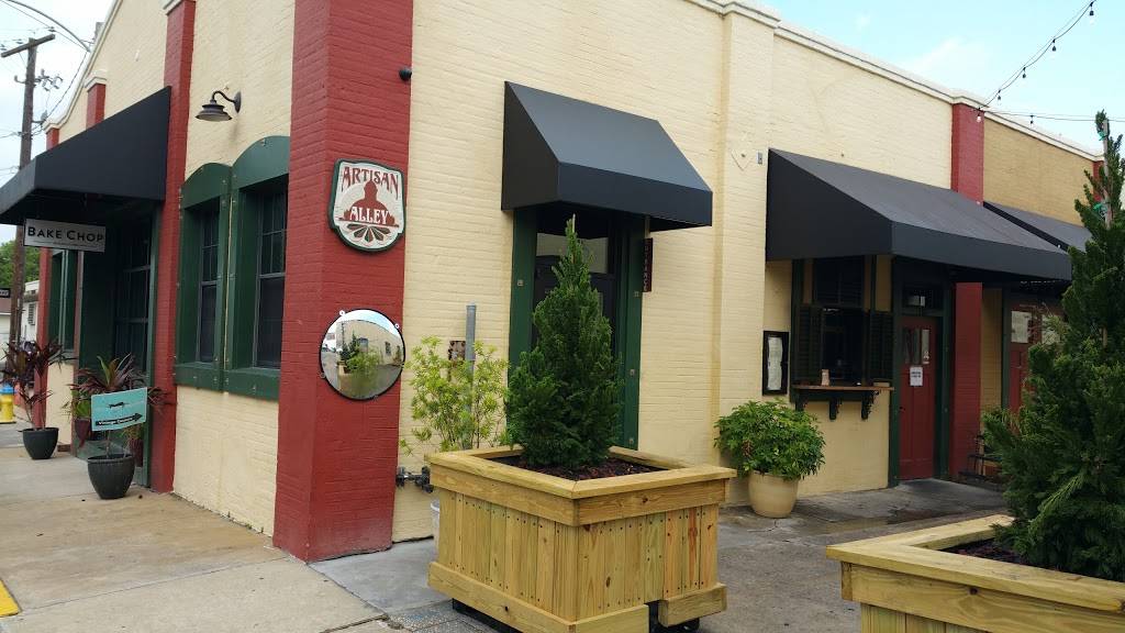 BakeChop | restaurant | 110 Artisan Alley, DeLand, FL 32720, USA | 3868736524 OR +1 386-873-6524