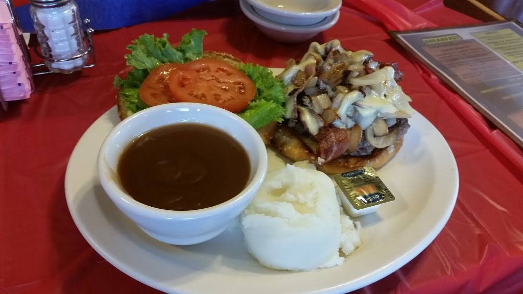 Bs Family Restaurant | restaurant | 111 E Huron Rd, Au Gres, MI 48703, USA | 9898768311 OR +1 989-876-8311