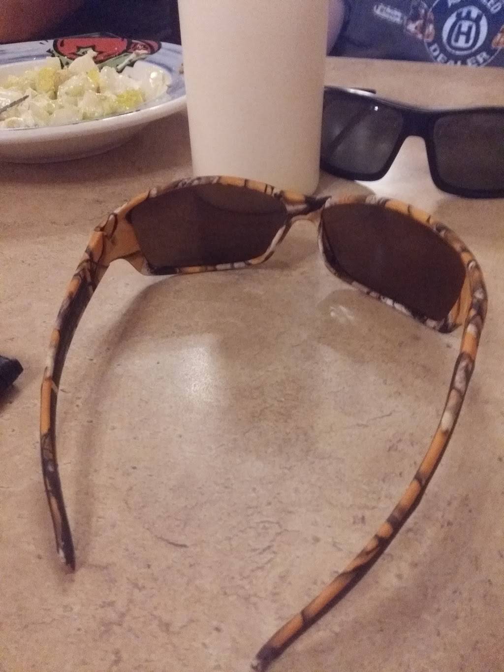 Village Restaurant & Pizzeria | restaurant | 12 Main St W, Norwich, ON N0J 1P1, Canada | 5198632813 OR +1 519-863-2813