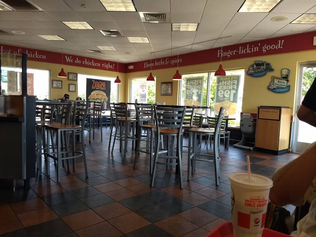 Long John Silvers | restaurant | 3220 S Martin Luther King Jr Blvd, Lansing, MI 48910, USA | 5173932200 OR +1 517-393-2200