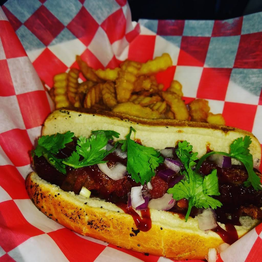 RWBs Chow Bus | restaurant | 10415 Old Manchaca Rd, Austin, TX 78748, USA | 5129619092 OR +1 512-961-9092