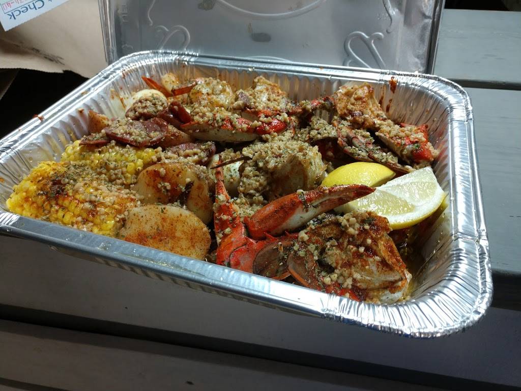 Trap House krab and seafood | restaurant | 2150 Fowler St, Fort Myers, FL 33901, USA | 2392035364 OR +1 239-203-5364
