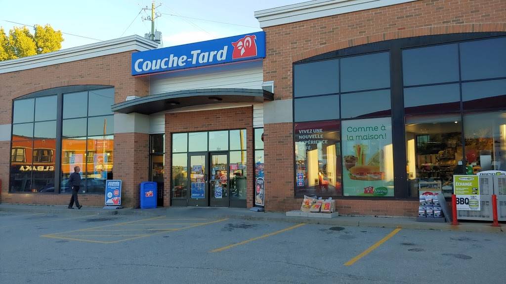 Couche-Tard | meal takeaway | 700 Rue Galt O, Sherbrooke, QC J1H 1Z2, Canada | 8195651533 OR +1 819-565-1533