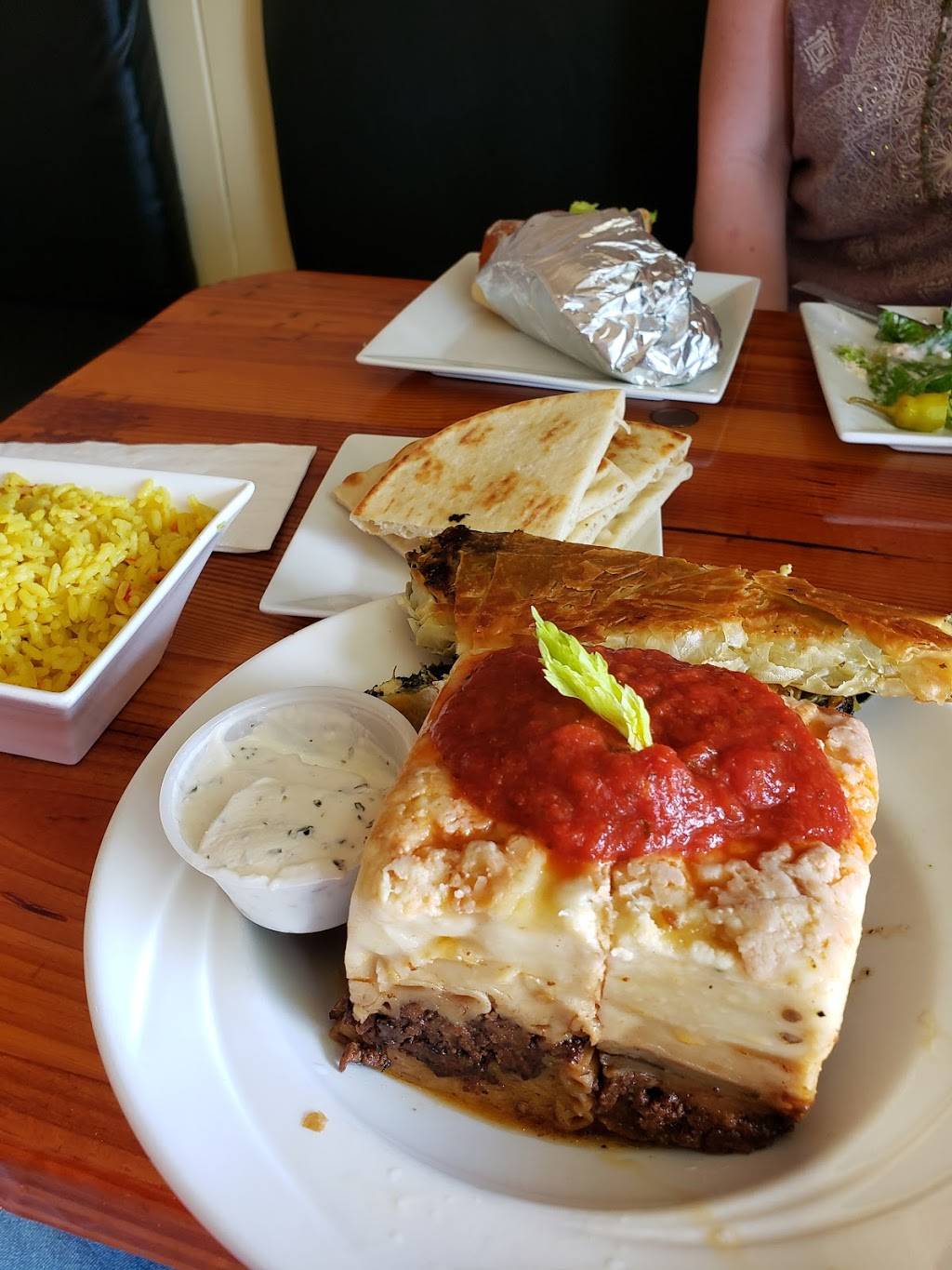 Spiros Taverna | restaurant | 1555 US-1, Vero Beach, FL 32960, USA | 7722173074 OR +1 772-217-3074