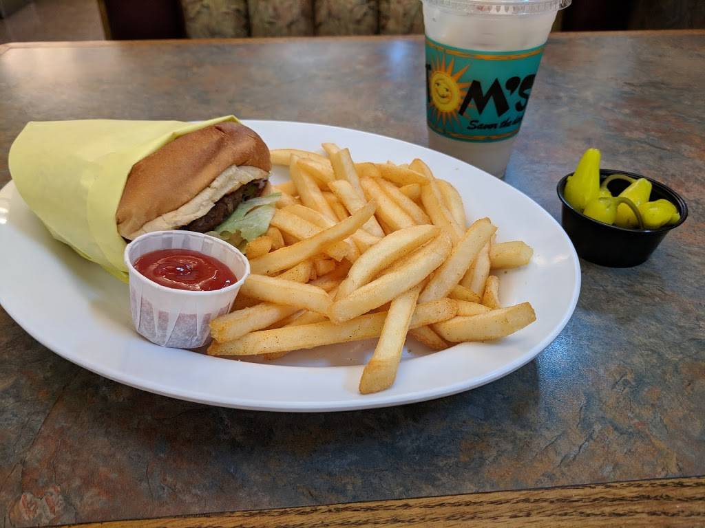 Toms Famous Burgers 5 | restaurant | 3635 E Imperial Hwy, Lynwood, CA 90262, USA | 3106318633 OR +1 310-631-8633
