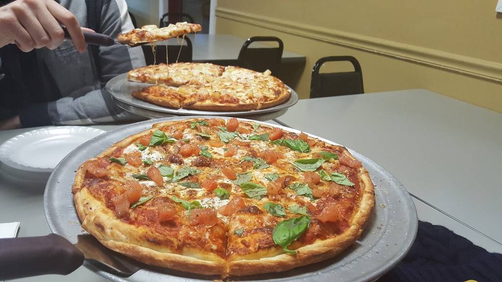 Sals Pizza | restaurant | 5084 Chase Rd, Dearborn, MI 48126, USA | 3135815700 OR +1 313-581-5700