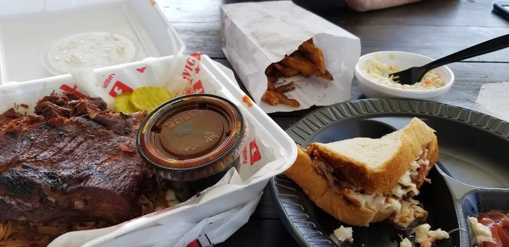 Full Service BBQ | restaurant | 10248 Kingston Pike, Knoxville, TN 37922, USA | 8658886990 OR +1 865-888-6990