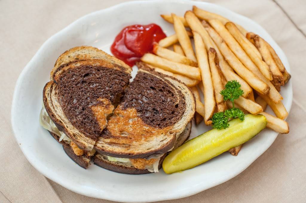 Marshland Restaurant & Bakery | restaurant | 109 MA-6A, Sandwich, MA 02563, USA | 5088889824 OR +1 508-888-9824