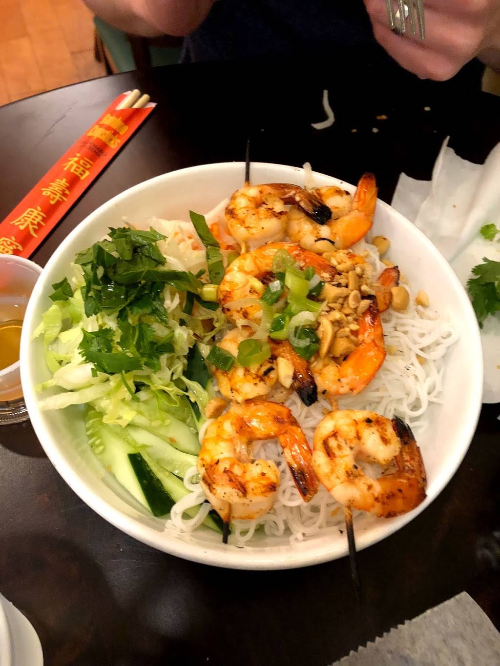 Four Sisters Grill | restaurant | 3035 Clarendon Blvd, Arlington, VA 22201, USA | 7032439020 OR +1 703-243-9020