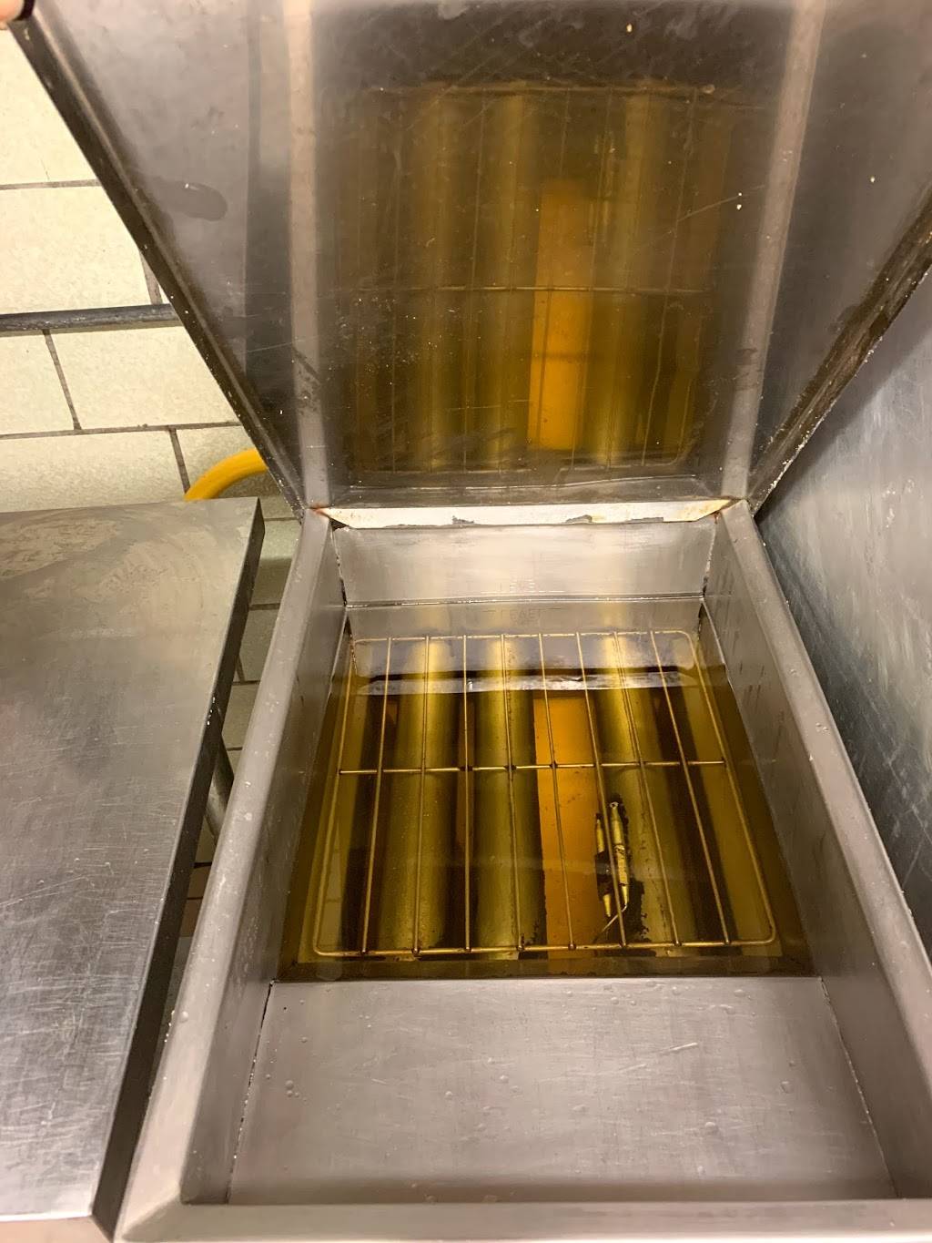 Burgess Grills Family Restaurant | restaurant | 1802 Navarre Rd SW, Canton, OH 44706, USA | 2342140144 OR +1 234-214-0144