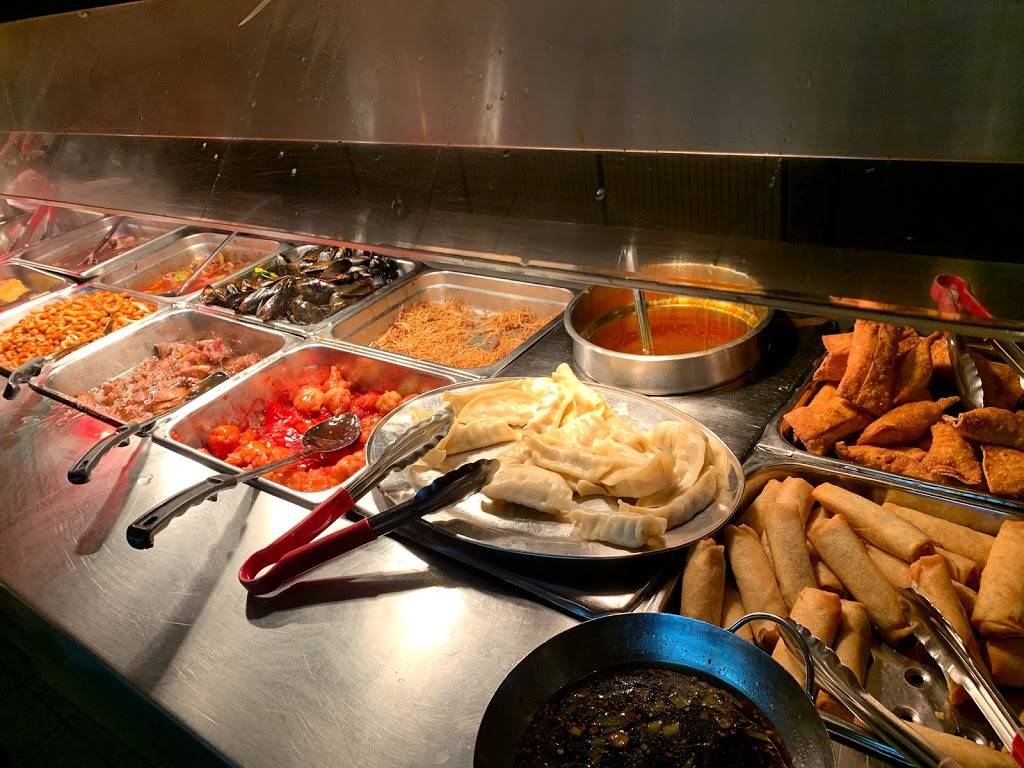 Restaurant Chateau De La Lune | restaurant | 569 Boulevard des Seigneurs, Terrebonne, QC J6W 1T5, Canada | 4504719912 OR +1 450-471-9912