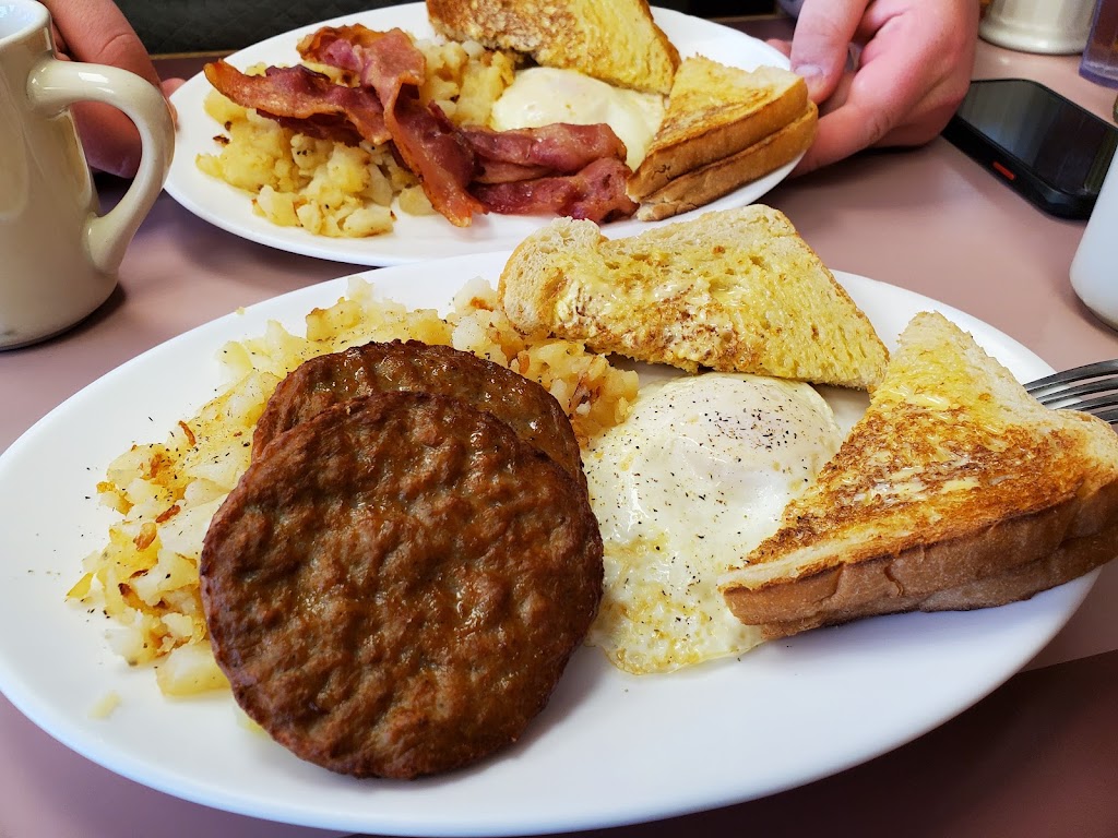 Riverside Inn Restaurant | restaurant | 399 Main St, Presque Isle, ME 04769, USA | 2077641447 OR +1 207-764-1447