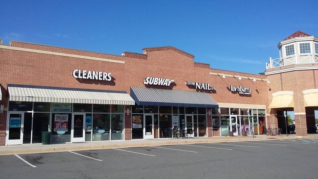 Subway | restaurant | 653 Potomac Station Dr, Leesburg, VA 20176, USA | 7037376937 OR +1 703-737-6937