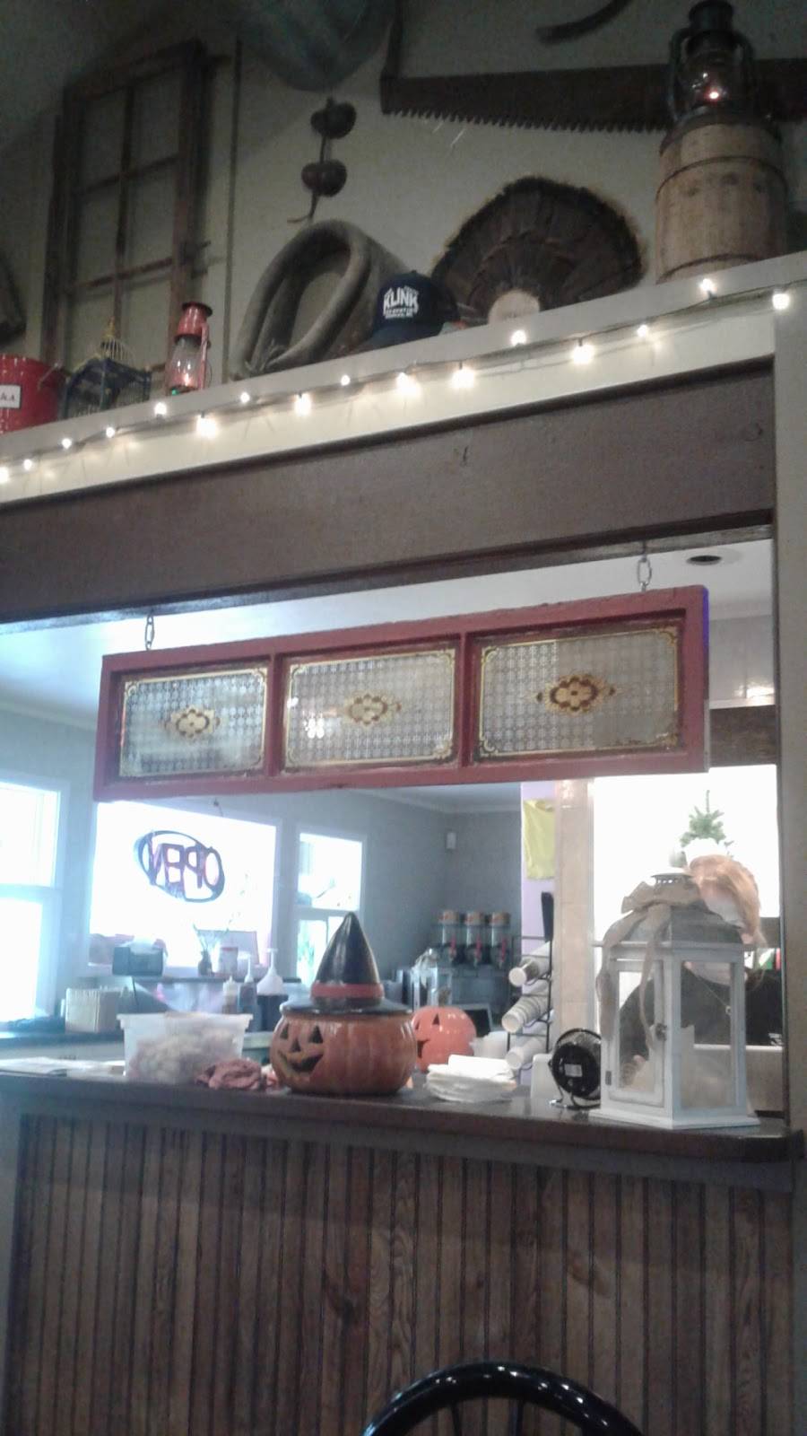 Clear Lake Grill | restaurant | 4450 Clear Lake Rd, Grass Lake, MI 49240, USA | 7344758883 OR +1 734-475-8883