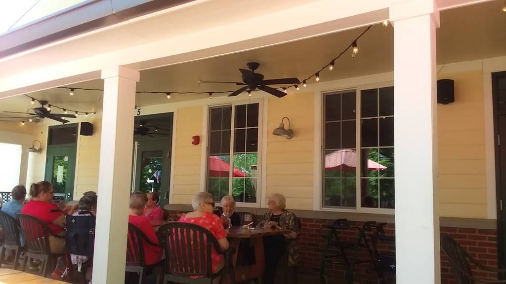 Bubs Burgers and Ice Cream | restaurant | 620 S Main St, Zionsville, IN 46077, USA | 3173440927 OR +1 317-344-0927