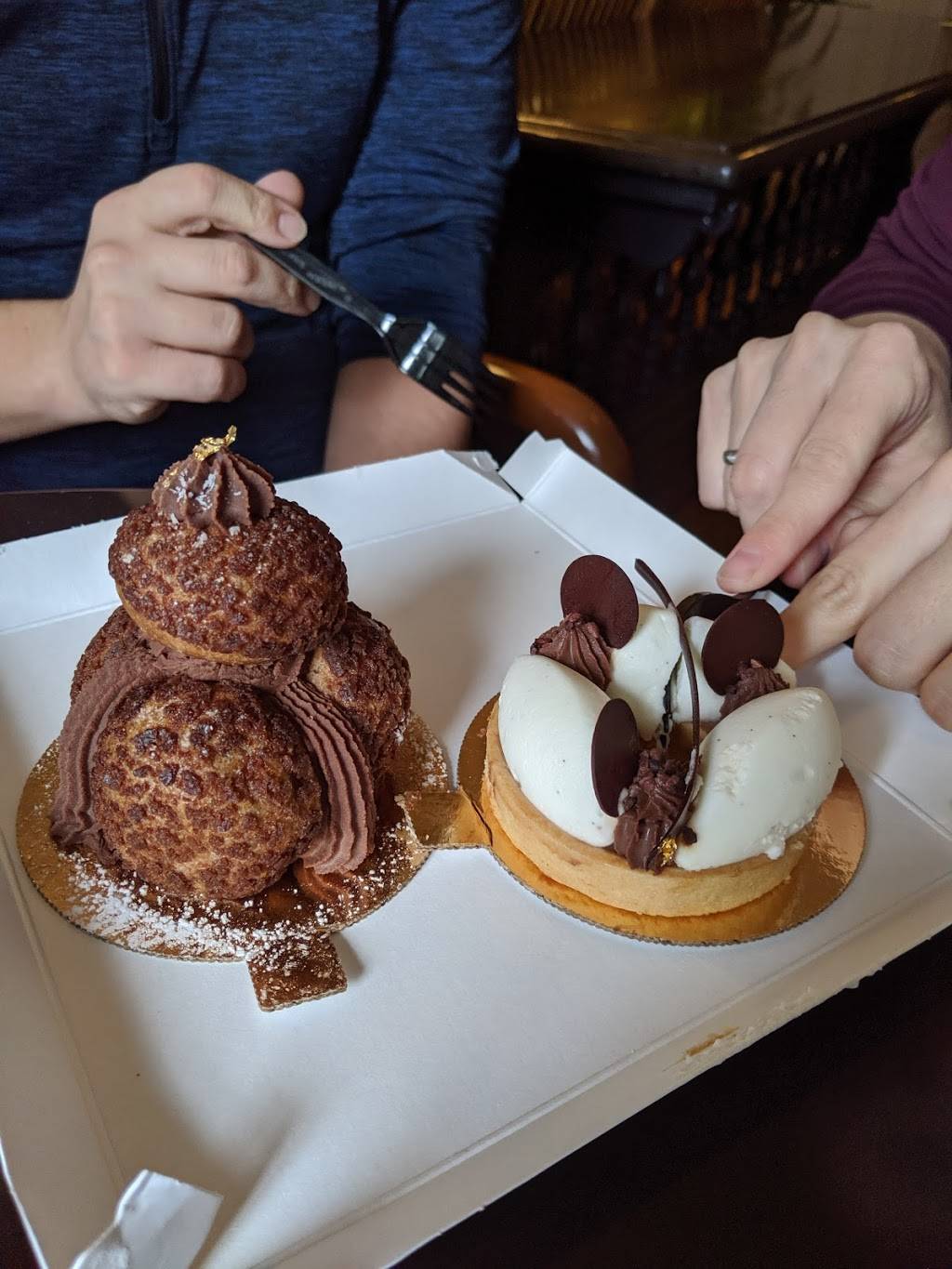 Le Petit Café | restaurant | 1080 Esplanade Ave, Lake Buena Vista, FL 32830, USA | 4079395277 OR +1 407-939-5277