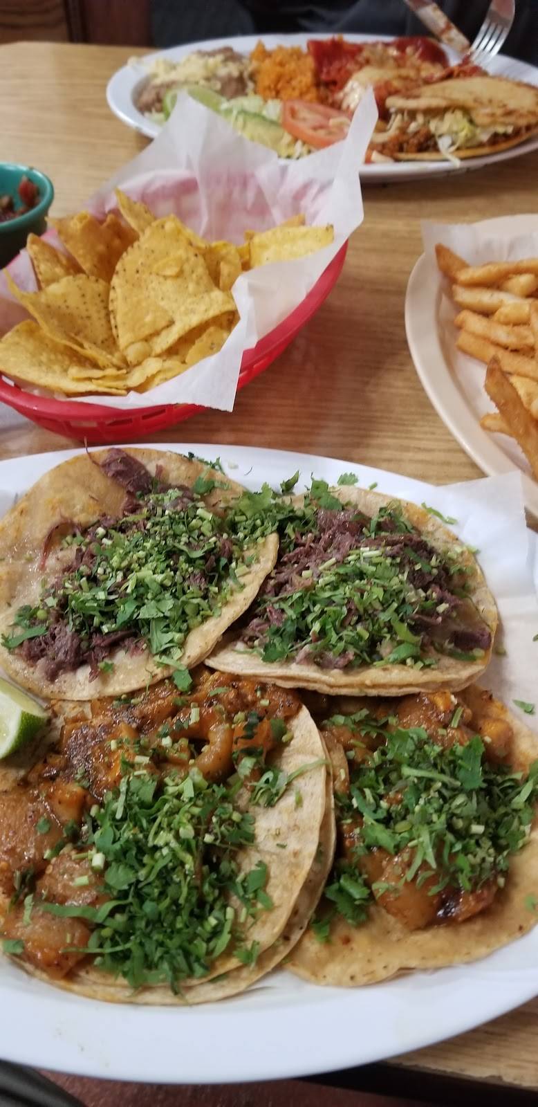 Taqueria Arandas | restaurant | 2912 South 13th Street, Milwaukee, WI 53215, USA | 4146723514 OR +1 414-672-3514