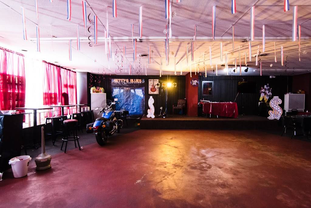 Bettys Blues After Dark | restaurant | 17260 US-64, Somerville, TN 38068, USA | 9012357254 OR +1 901-235-7254