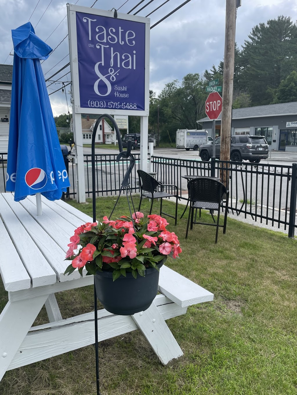 taste the thai and sushi house | restaurant | 406 Union St, Littleton, NH 03561, USA | 6035755488 OR +1 603-575-5488