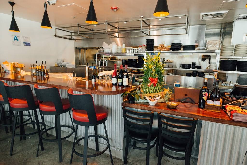 Kapoors Akbar | restaurant | 701 W Cesar Estrada Chavez Ave, Los Angeles, CA 90012, USA | 2133725590 OR +1 213-372-5590