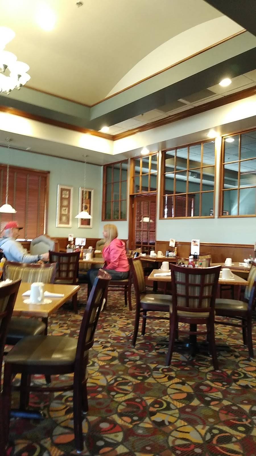 Sunfields Restaurant | restaurant | 382 E Veterans Pkwy, Yorkville, IL 60560, USA | 6305533500 OR +1 630-553-3500